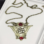 Papuo&scaron;alai Vampyro prieblandos jaunatis vir&scaron;ūnių bok&scaron;to laikrodžio karoliai antikvariniai bronziniai vintage