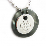 NOA [G0492] - Collier Cr&eacute;ateur 'Nacre en Folie' gris pilka