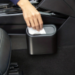 Laikykite savo automobilį &scaron;varų ir tvarkingą naudodami &scaron;ią daugiafunkcę &scaron;iuk&scaron;lių dėžę! juoda