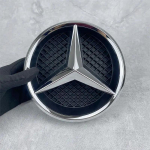 Grotelės Ženklelis Grotelių stiliaus Priekinis Emblema Mercedes benz AMG A B C E CLA CLS SLK GL Metris GLK GLA G R V VITO GLE GLC GLS C-205 2014-2018 sidabras