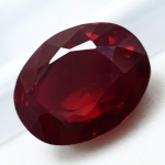 Natūralus raudonasis rubinas, laisvas brangakmenis 26,70 ct, ovalo formos, papuo&scaron;alų gamybai ir brangakmenių kolekcijoms 19.5 mm raudona