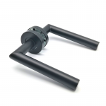 Durų rankena &bdquo;Modena&ldquo;, juoda, tiesi, su apvalia apyrakte, nerūdijantis plienas