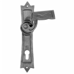 Durų rankena su siaura apyrakte