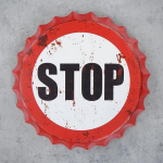 Dekoratyvinis metalinis sieninis dangtelis STOP