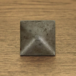 Smeigė PYRAMID 30x30 mm