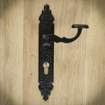 Retro durų rankenos BARCELONA 90 mm su užraktu