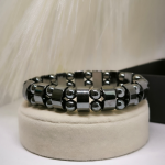 Energetinė apyrankė i&scaron; hematito akmens