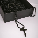 Juodas kaklo papuo&scaron;alas ,,Kryželis"