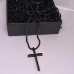 Kaklo papuo&scaron;alas &bdquo;Tamsus kryželis&ldquo;