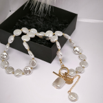 Kaklo papuo&scaron;alas &bdquo;Luna&ldquo;