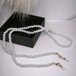 Akinių grandinėlė ,,Baltieji perlai"