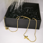 Auksinės spalvos kryželis &bdquo;&Scaron;velni elegancija&ldquo;