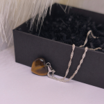 Kaklo papuo&scaron;alas &bdquo;Tigro akies &scaron;irdis&ldquo;