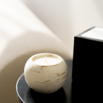 Sojų va&scaron;ko žvakė &bdquo;Saturnas&ldquo; - Cozy Woods ('25 Naujiena!)