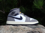 Nike Air Jordan 1 Mid SE