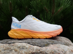 Hoka Arahi 6