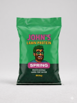 John&rsquo;s Lawn Protein SPRING &ndash; vejos trą&scaron;os NPK(S) 13-10-15 (+2,5+40) su SOP pagrindu