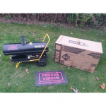 Dyzelinis &scaron;ildytuvas BLACK 40KW su kaminu