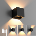 Įkraunamas LED sieninis &scaron;viestuvas su judesio davikliu