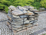 Skaldytos skalūno plok&scaron;tės "Grey" 4-6 cm storis, 30-50 cm diametras, 1000kg