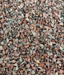 Raudona ta&scaron;kuota ganito skalda 2/5 mm, 1000kg
