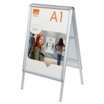 Informacinis reklaminis stovas atlenkiamais kra&scaron;tais NOBO A1