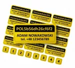 Atspindintys geltoni lipdukai drono operatoriaus numeriui