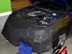Automobilio sėdynės, sparno, vairo ir priekio dangčių komplektas
