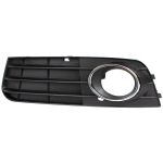 Audi A4 B8 07-11 SU HALOGENINĖMIS GROTELĖMIS BAMPERIUOJE 3 SISTIJOS CHROMUOTAS RĖMAS kairėje