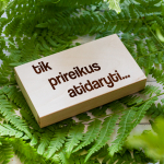 Medinė pinigų dėžutė "Prireikus atidaryti"