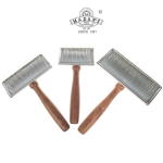 Madan Slicker Brush - profesionalus &scaron;epetys pudeliams su medine rankena - L