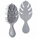 Wet Brush Go Green Mini Detangler Grey - kompakti&scaron;kas, kelionėms pritaikytas plaukų &scaron;epetys