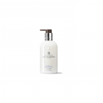 Molton Brown Bluebell & Wild Strawberry Body Lotion - Tělov&eacute; ml&eacute;ko 300ml
