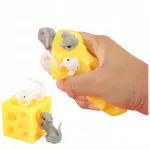 Mochi Squishy antistresinis gniuždomas sūris su pelytėmis &ndash; puiki dovana