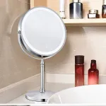 Pastatomas kosmetinis veidrodis su LED ap&scaron;vietimu ir 10&times; didinimu