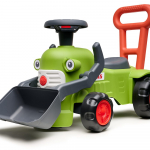 Važiuojamasis traktorius su priekaba ir kau&scaron;u