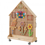 MASTERKIDZ medinė laisvai pastatoma STEM lenta XXL namelio formos.