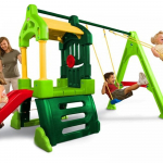 Žaidimų aik&scaron;telė &ndash; sūpynės ir čiuožykla