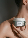 MAGRADA ORGANIC COSMETICS - Jazminų kūno kremas su juodųjų &scaron;eivamedžio uogų ekstraktu - 200 ml