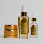NORTH BEAUTY - 24K aukso and hialurono rūg&scaron;ties veido serumas, 30ml