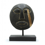 Dekoratyvinė Timoro genties kaukė &ndash; juoda 27 &times; 20 cm