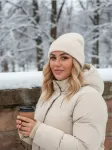 Sinsay - Beanie kepurė - kreminė
