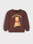 Sinsay - &Scaron;iltintas crewneck džemperis su spauda Winnie the Pooh - tamsiai ruda