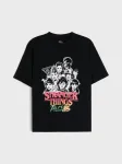 Sinsay - Medvilniniai &bdquo;oversize&ldquo; mar&scaron;kinėliai su &bdquo;Stranger Things&ldquo; spauda - juoda