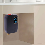 3.5KW mini pratekamasis vandens &scaron;ildytuvas, juodas elektrinis vandens &scaron;ildytuvas virtuvei ir vonios kambariui