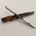 Rankų darbo vikingų durklas su dėklu &ndash; 30 cm