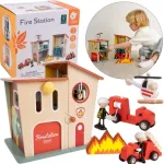 CLASSIC WORLD medinė gaisrinė su garažu, automobiliu, sraigtasparniu ir figūrėlėmis, 13 vnt.
