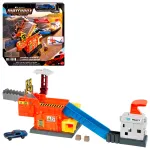 MATCHBOX MOVIE Smalley&rsquo;s automobilių trai&scaron;kymo garažas su trasa (JMG56)
