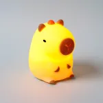 &bdquo;Capybara&ldquo; spalvą keičianti LED naktinė lemputė miegui