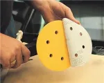 &Scaron;lifavimo diskai Abrasive Hookit 255P 3M P500 150 mm su skyle, pakuotė po 100 vnt.